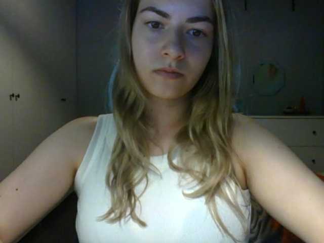 RosieJune live cam on BongaCams