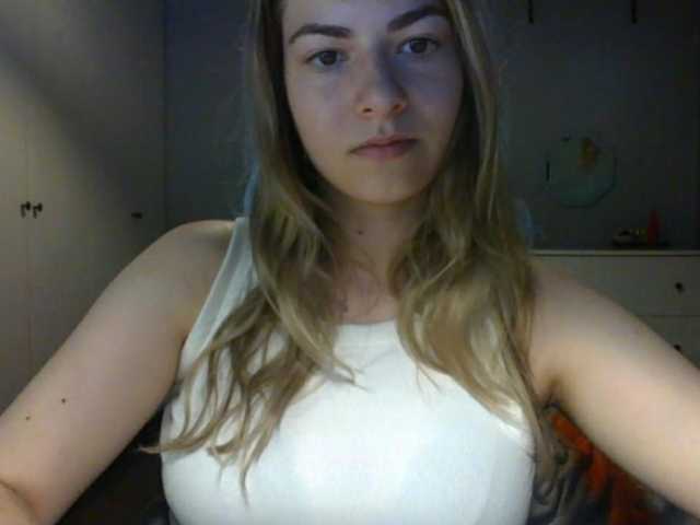 RosieJune live cam on BongaCams