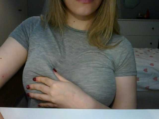 RosieJune live cam on BongaCams