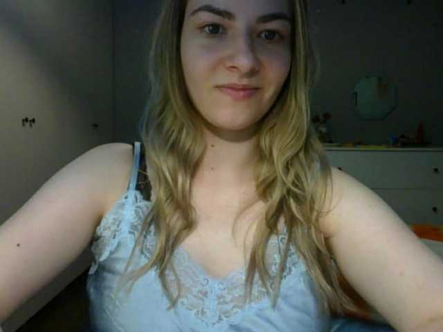 RosieJune live cam on BongaCams