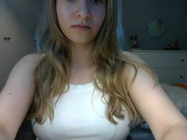 RosieJune live cam on BongaCams