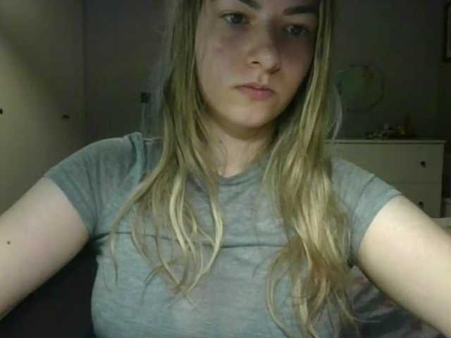 RosieJune – currently Offline
