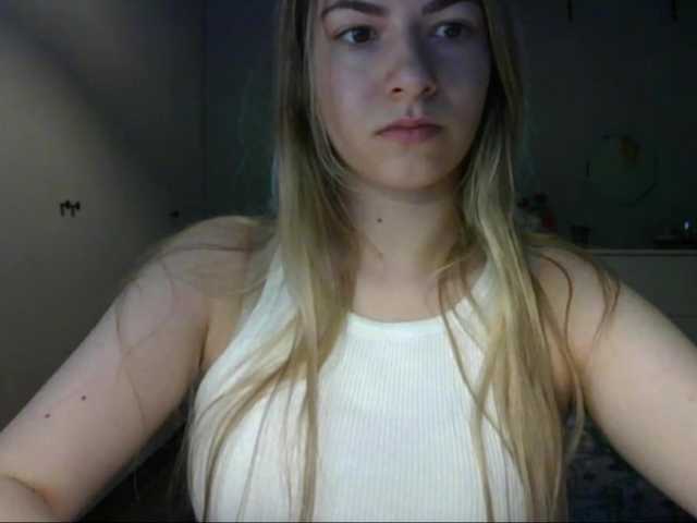 RosieJune webcam bongacams model stream image
