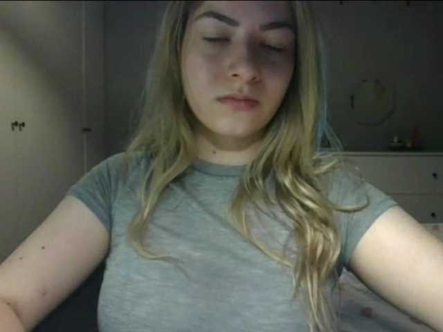 RosieJune live cam on BongaCams