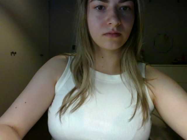 RosieJune live cam on BongaCams
