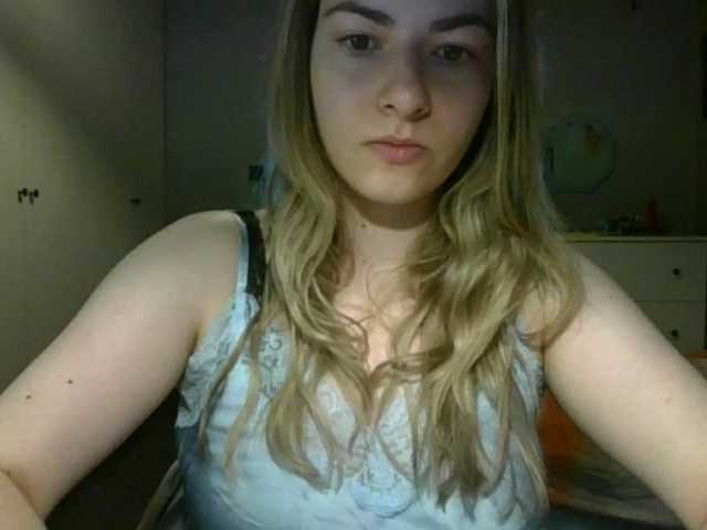 RosieJune live cam on BongaCams