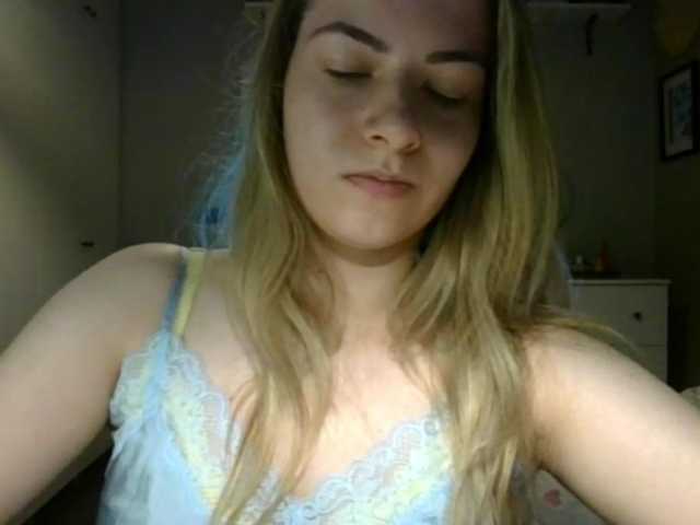 RosieJune, en vivo ahora en BongaCams