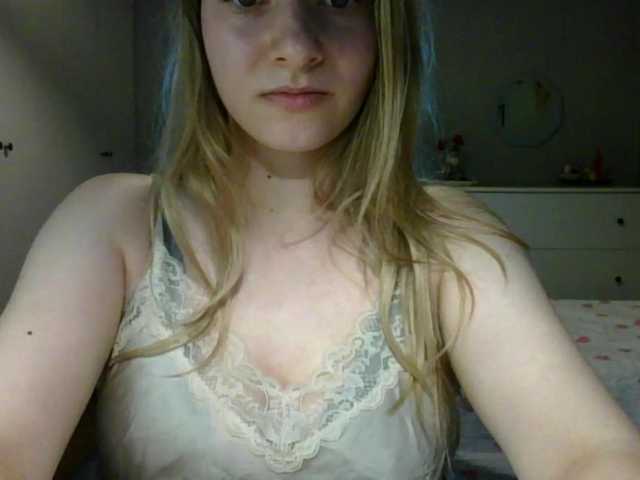 RosieJune live cam on BongaCams