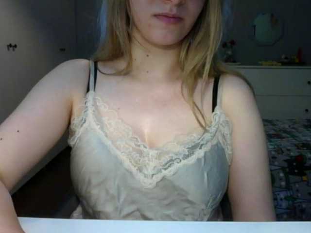RosieJune live cam on BongaCams
