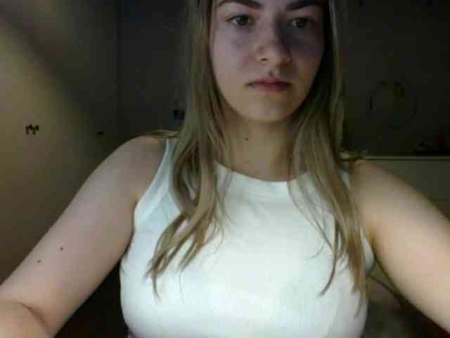 RosieJune webcam