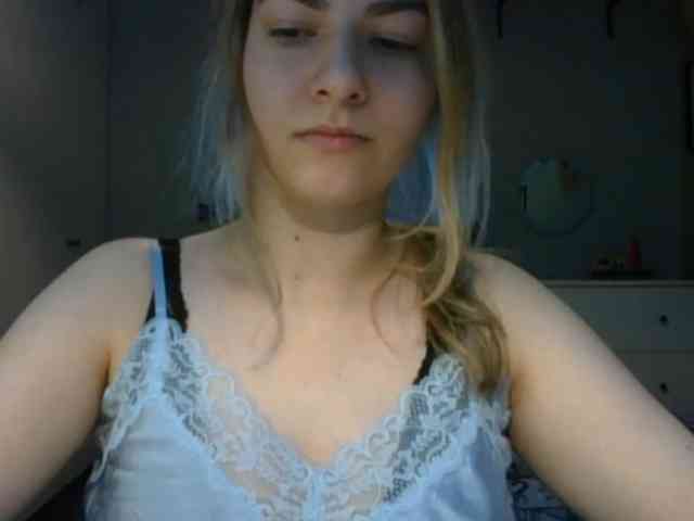 RosieJune webcam