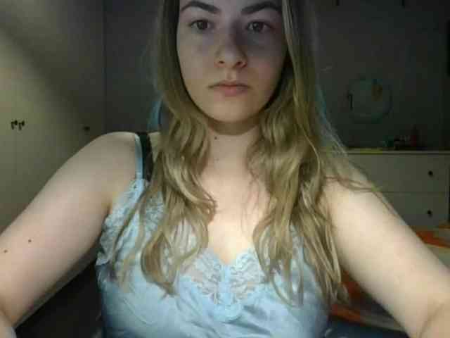 RosieJune webcam