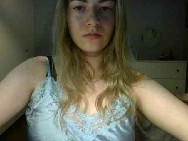 RosieJune Live Webcam on BongaCams