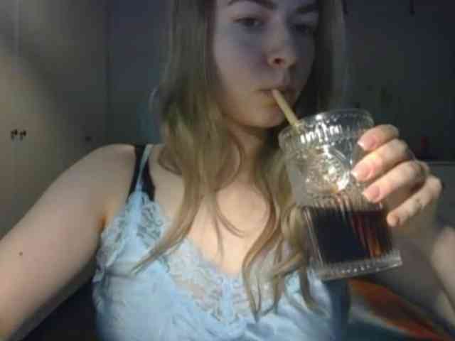 RosieJune webcam