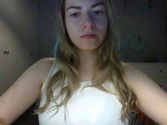 RosieJune webcam
