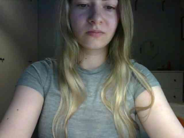 RosieJune webcam