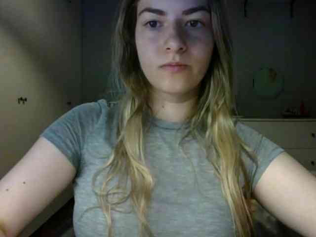 RosieJune webcam