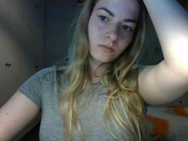 RosieJune webcam