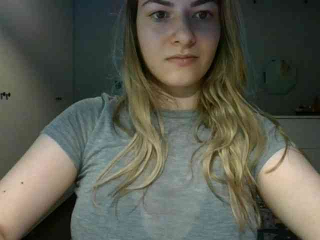 RosieJune webcam