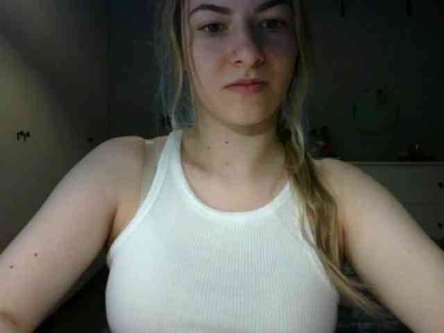 RosieJune webcam