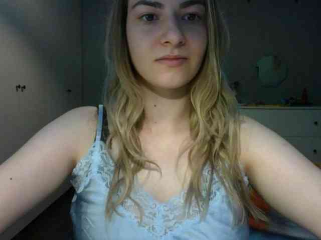 RosieJune webcam