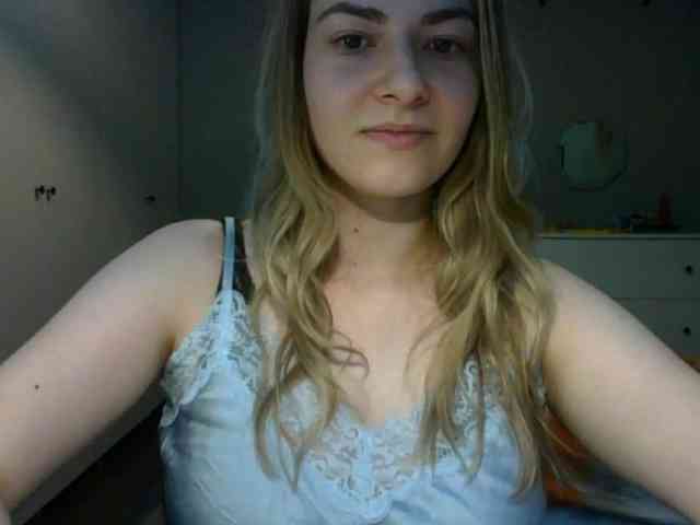 RosieJune webcam