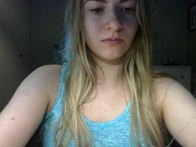 RosieJune webcam