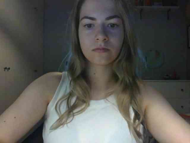 RosieJune webcam