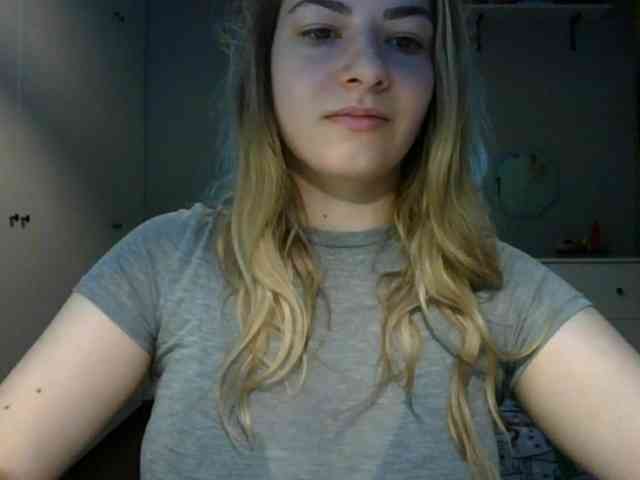 RosieJune webcam