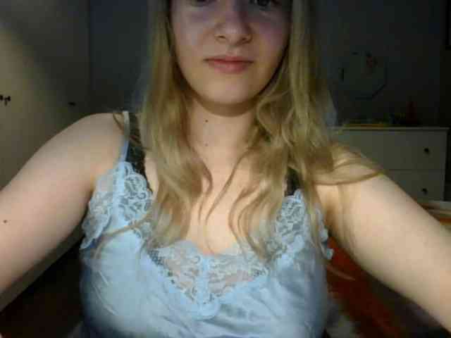 RosieJune webcam