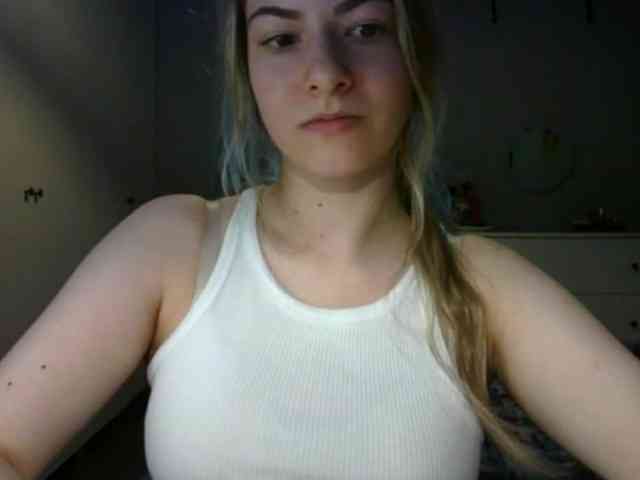 RosieJune webcam