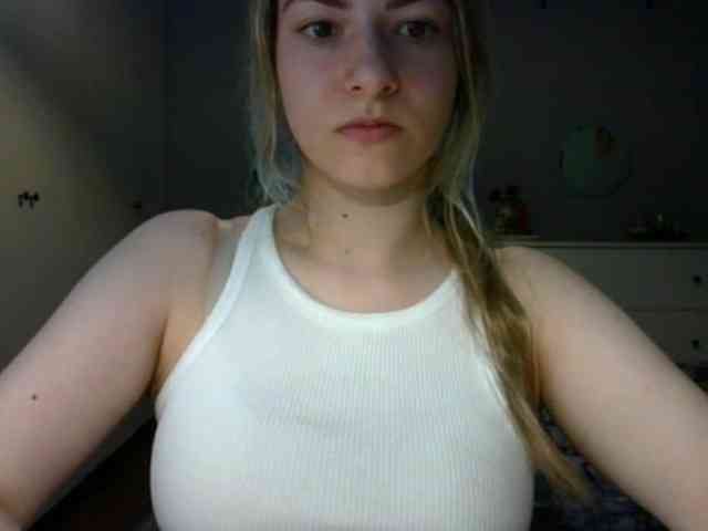 RosieJune webcam