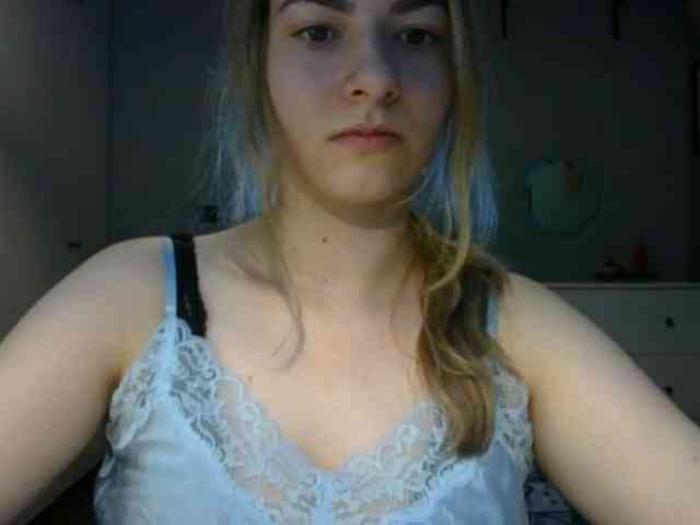 RosieJune webcam