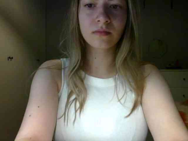 RosieJune webcam