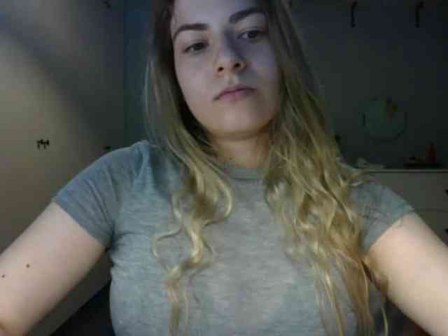 RosieJune webcam
