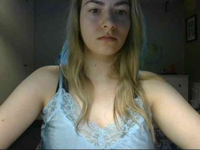 RosieJune webcam