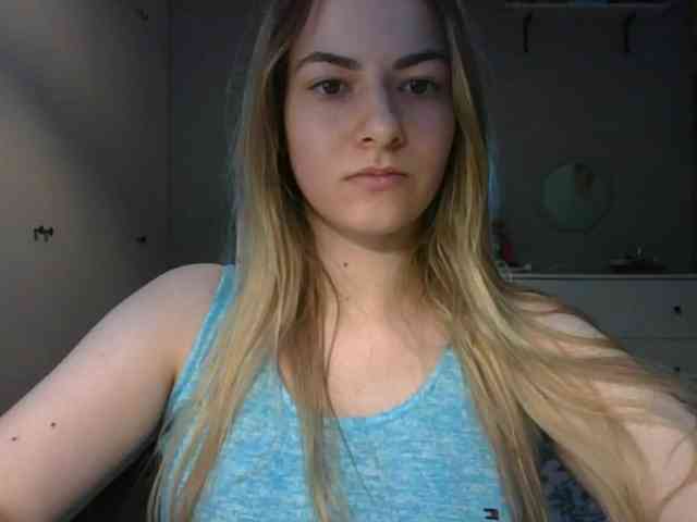 RosieJune webcam