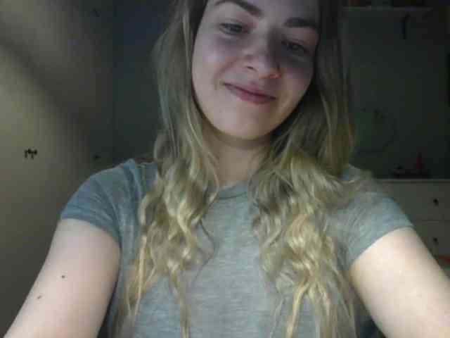 RosieJune webcam