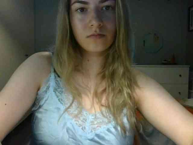RosieJune webcam