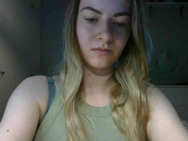 RosieJune webcam