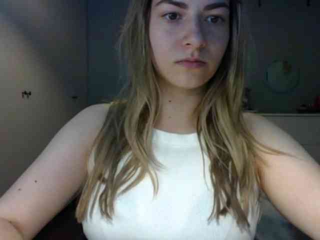 RosieJune webcam