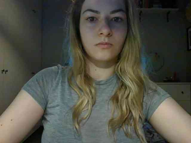 RosieJune webcam