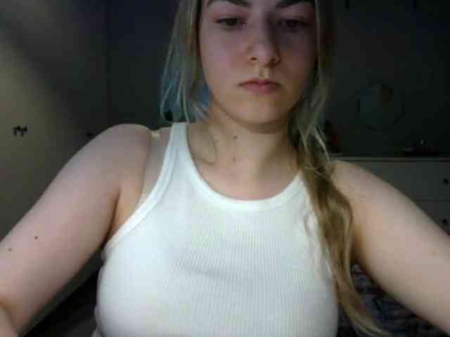 RosieJune webcam