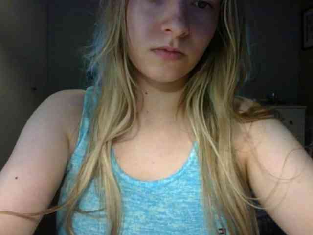 RosieJune webcam