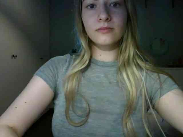 RosieJune webcam