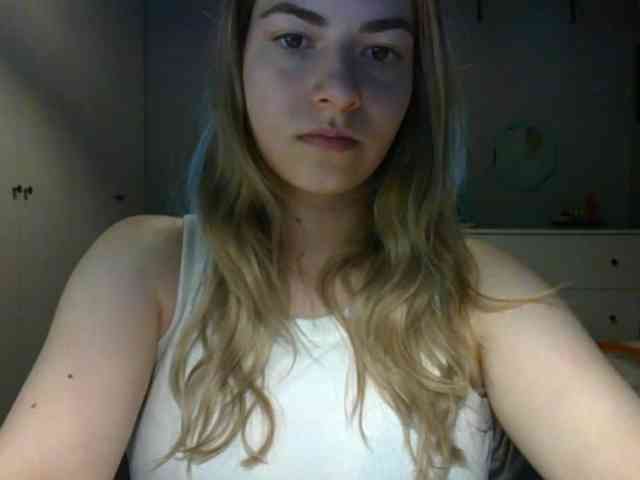 RosieJune webcam