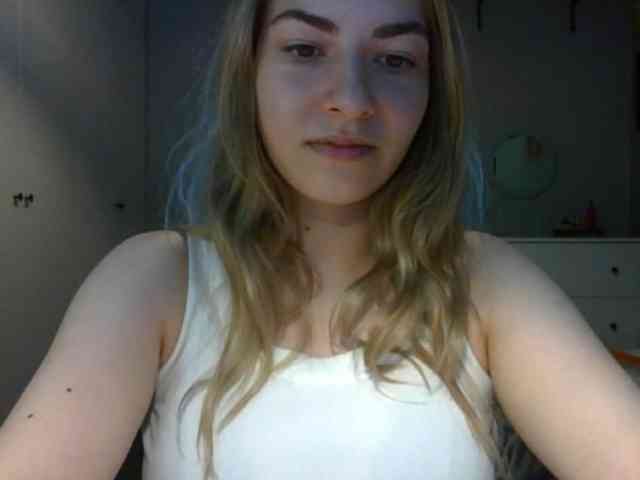 RosieJune webcam