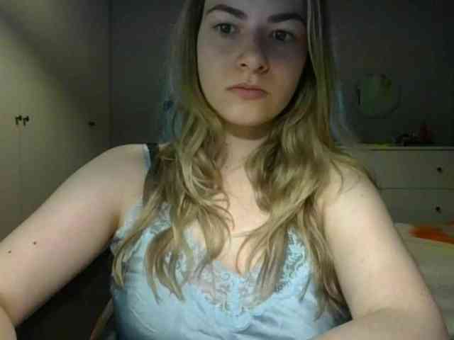 RosieJune webcam