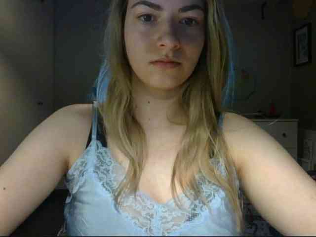 RosieJune webcam
