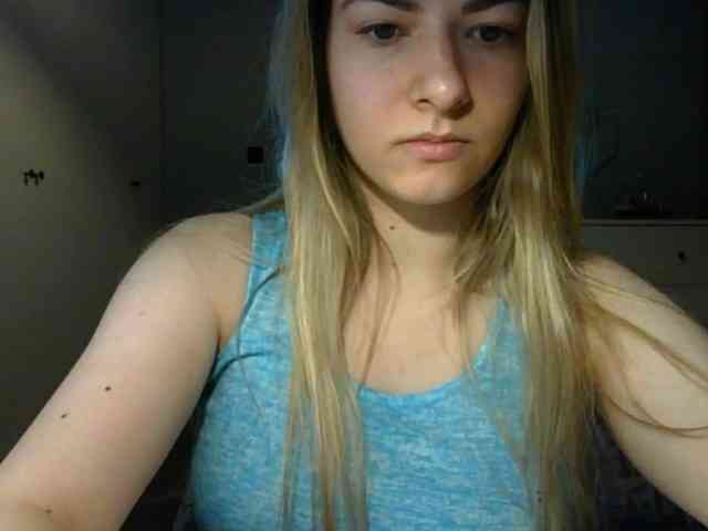RosieJune webcam